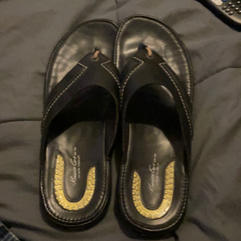Kenneth Cole slippers
